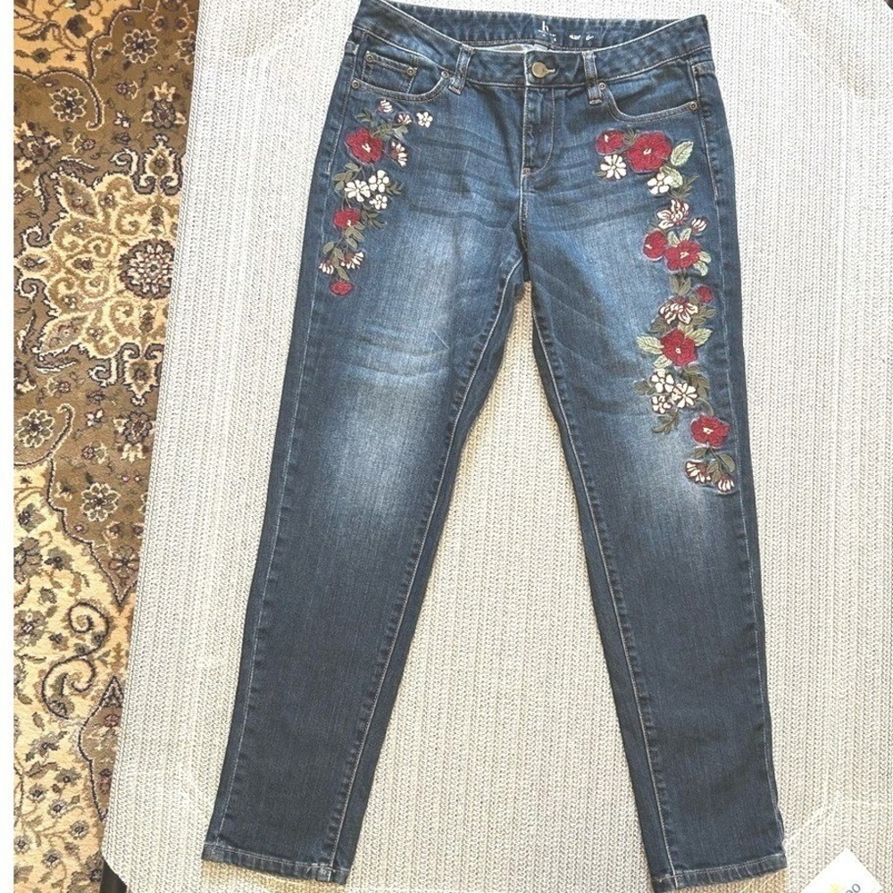 NY&C‎ Soho Jeans Axe Skinny Floral Embroidered Denim Size 4